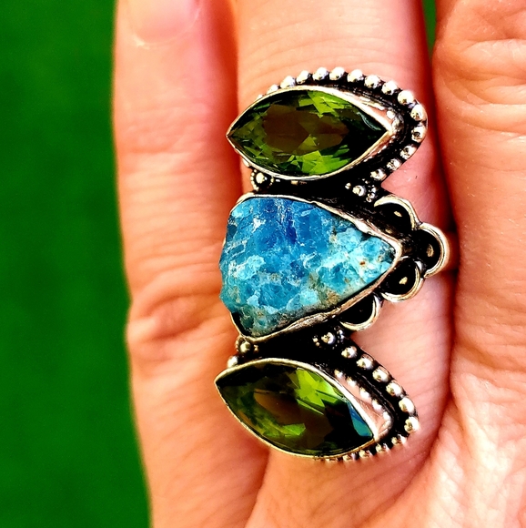 New Rough Blue Kyanite & Peridot 925 Silver Ring. - Picture 5 of 7